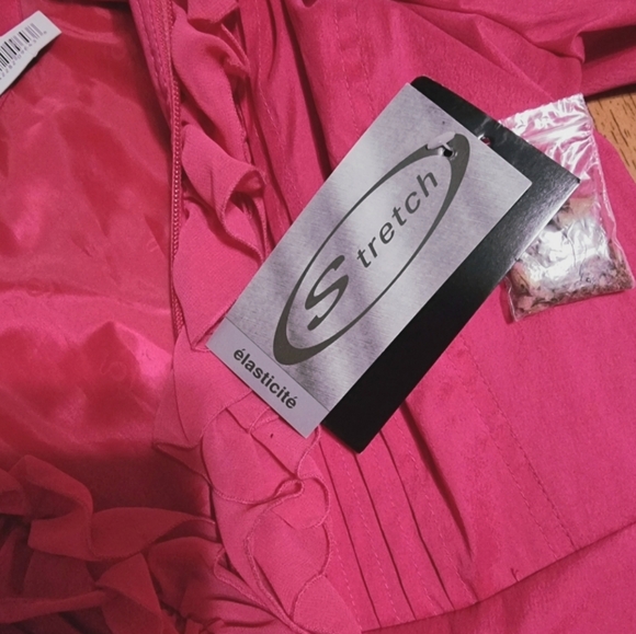 ๐๏ธ Samuel Dong Stunning Fuchsia Ruffled Lined Jacket - Picture 16 of 16